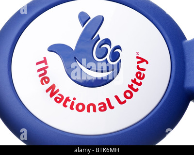 An ein Shop Exterieur, UK National Lottery-Schild. Stockfoto