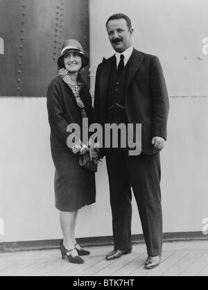 Kermit Roosevelt (1889 – 1943), Sohn des Präsidenten Theodore Roosevelt, mit seiner Frau, der ehemalige Belle Wyatt Willard, Tochter des US-Botschafters in Spanien. 1928. Stockfoto