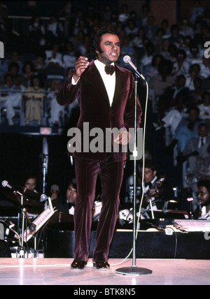 Johnny Mathis, 1975, Millrun Playhouse Theater in der Runde, Niles, Illinois. Stockfoto