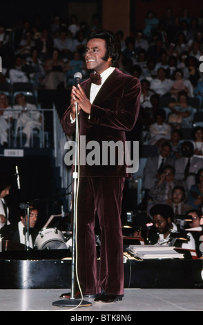 Johnny Mathis, 1975, Millrun Playhouse Theater in der Runde, Niles, Illinois. Stockfoto