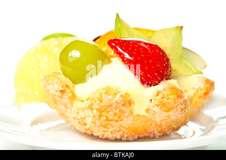 Obstkuchen auf dem Teller Stockfoto