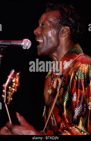 Chuck Berry auf der Bühne im Ritz, New York City, 25. Juni 1986. Foto von: Karen Petersen/Everett Collection Stockfoto