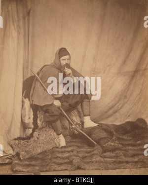 Roger Fenton (1819-1869), englischer Fotograf, gekleidet in einem Zouave-Uniform mit Gewehr. Er hatte eine lange und aktive Karriere, aber Stockfoto