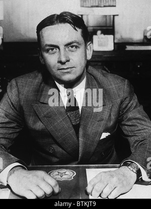 Eliot Ness (1903-1957), erstellt als Treasury Abteilung Verbot Agent zugewiesen, um Al Capone, bringen ein Team von unbestechlichen Offiziere, genannt die "Unberührbaren". Robert Stack, im Fernsehen, und Kevin Costner auf Film im Jahr 1987 haben die legendären Gesetzeshüter dargestellt. Hochformat ca. 1935. Stockfoto