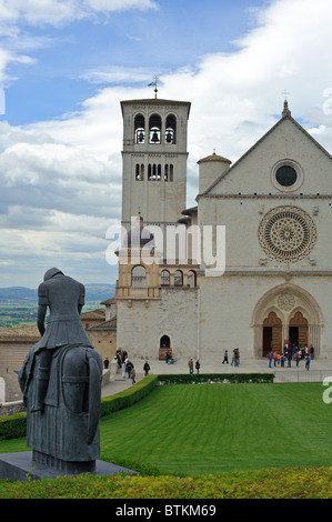 Assisi Italien Basilica di San Francesco Francisco die Rückkehr von Francisco il Retorno di Francesco Statue Pferd Stockfoto