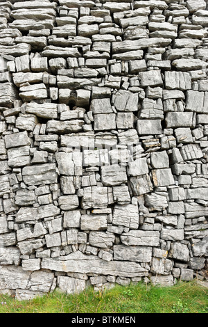 Äußere Mauerwerk von Dun Eochla, Inishmore, Aran-Inseln, County Galway, Connaught, Irland. Stockfoto