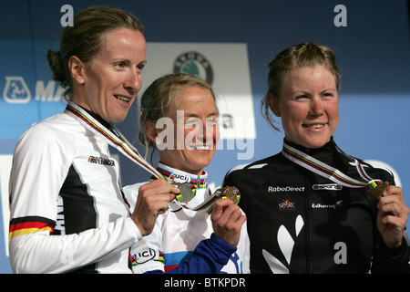 Bronzemedaille im Zeitfahren der Elite Frauen bei der 2010 UCI Straßen Meisterschaften des Radsports Stockfoto