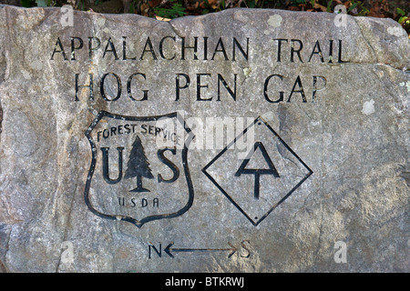 Marker für Appalachian Trail am Hog Pen Lücke auf Richard Russell Scenic Highway (348), Chattahoochee National Forest, Georgia, USA Stockfoto