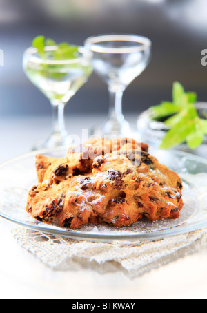 Getrocknete Früchte Cookies auf einem Teller - Nahaufnahme Stockfoto