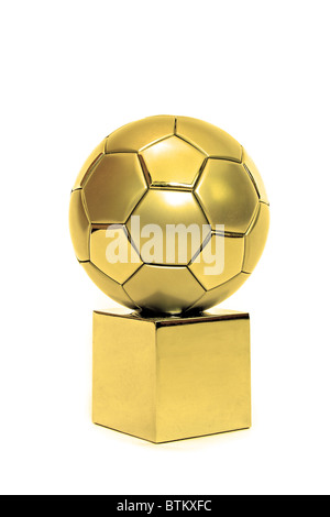 Einen goldenen Fußball-Pokal. Alle isoliert auf weißem Hintergrund. Stockfoto