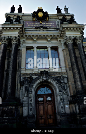 Nationale Akademie der darstellenden Künste entlang der Brühl Terrasse Dresden Stockfoto