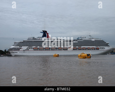 Karneval Pracht Mexiko Reisen Urlaub Meer Boot Insel Strand Sand Palm Kreuzfahrtschiff Stockfoto