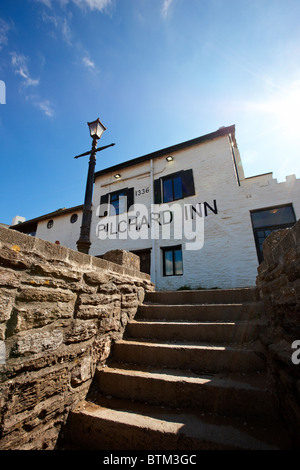 Die Sardelle Inn mit Treppen von der Strand - Burgh Island, South Devon Stockfoto