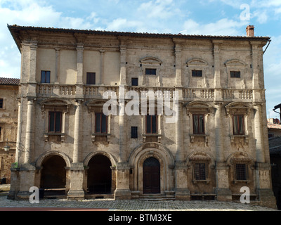 Montepulciano - Palazzo Tarugi zugeschrieben Antonio da Sangallo der ältere oder Jacopo Barozzi da Vignola. Stockfoto