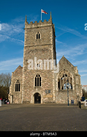 dh Castle Green CITY BRISTOL St Peters Church Bristol Castle Park Kirchen außerhalb von Großbritannien Stockfoto