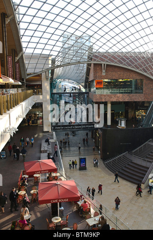 dh Cabot Circus Stadt BRISTOL Shopper Cafe Rouge Cabot Circus Shopping Center Stockfoto