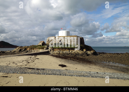 Schifffahrtsmuseum auf Guernsey, bekannt als "die Tasse und Untertasse". Stockfoto