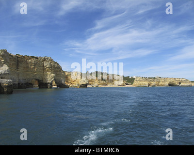 Eine Kreuzfahrt entlang der Küste der Westalgarve von Albufeira wo gibt es einige der besten Strände der Welt Stockfoto