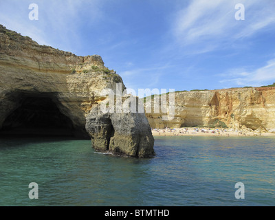 Eine Kreuzfahrt entlang der Küste der Westalgarve von Albufeira wo gibt es einige der besten Strände der Welt Stockfoto