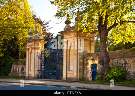 Die schmiedeeisernen Tore des Trinity College, Universität Oxford, Oxfordshire, England, UK, Großbritannien Stockfoto