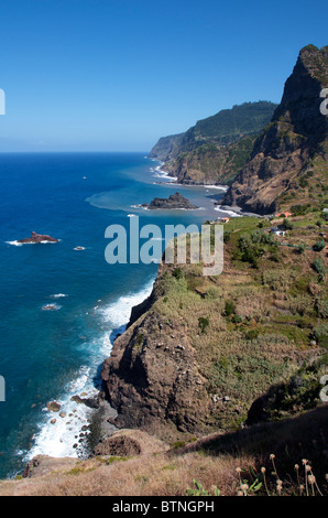 Nordküste Madeiras in der Nähe von Sao Vicente Portugal Stockfoto