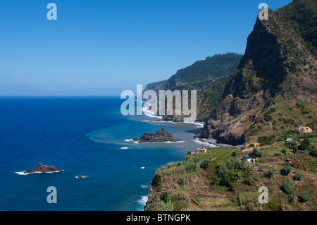 Nordküste Madeiras in der Nähe von Sao Vicente Portugal Stockfoto