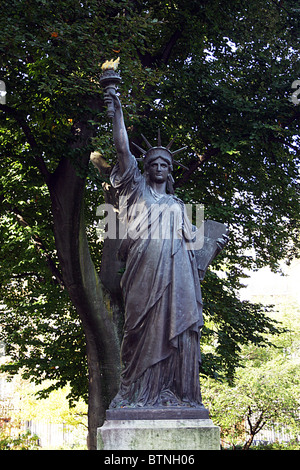 Paris, Bronze-Modell für die Freiheitsstatue von Bartholdi. Stockfoto