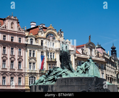 Antike Statue auf dem Hauptplatz in Prag in der Tschechischen Republik Stockfoto