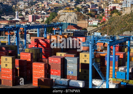 Krane im Containerhafen, Valparaiso, Chile, Südamerika Stockfoto