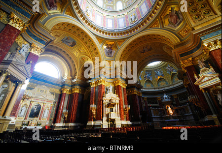 Die schöne St.-Stephans Basilika ist die größte Kathedrale in Budapest. Es wurde 1905. Stockfoto