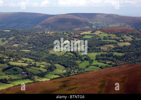 Das Tal der Grwyney und schwarze Berge der Zuckerhut Mynydd Pen-y-Herbst Abergavenny, Monmouthshire Wales Stockfoto