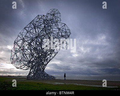 Antony Gormley neue Skulptur namens Exposition am Deich in Lelystad in den Niederlanden Stockfoto