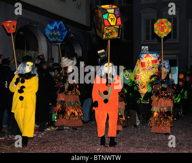 NUR ZUR REDAKTIONELLEN VERWENDUNG.  Chienbäse ist eine Fasnacht (Karneval) Tradition in Liestal, Baselland, Schweiz. Stockfoto