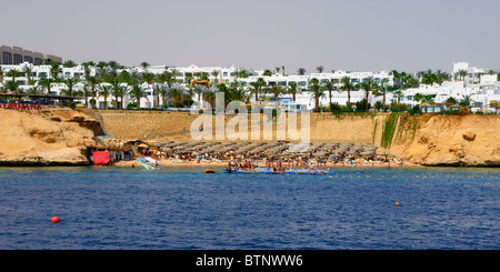 Die "Animation Beach" von Royal Rojana Resort nördlich von Sharm El Sheik, Süd-Ost Küste Sinai-Halbinsel, Rotes Meer, Ägypten. Stockfoto