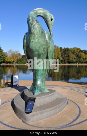 Bronze-Isis Skulptur Sammlung Box und Spende Plaketten für die Royal Parks Foundation Stockfoto