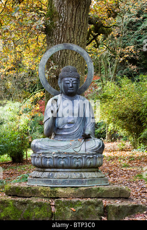 Eine Skulptur des Buddha in London England Stockfoto