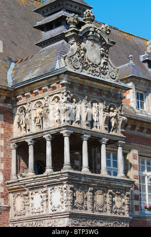 Frankreich Nord Pas De Calais, Hesdin, Detail des Hôtel de Ville Stockfoto