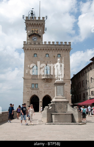 Palazzo Pubblico in Piazza della Libertà in der Republik San Marino Stockfoto