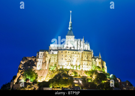 Le Mont Saint Michel, Dämmerung, Normandie, Frankreich Stockfoto