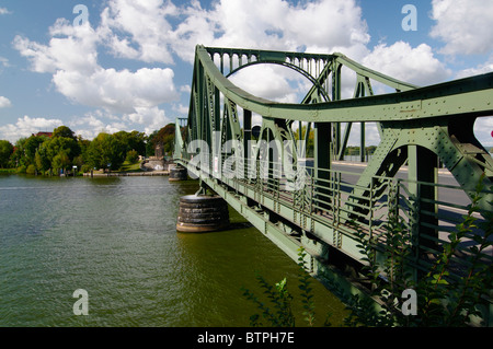 Deutschland, Glienicker Brücke zwischen Berlin und Potsdam über Havel Stockfoto