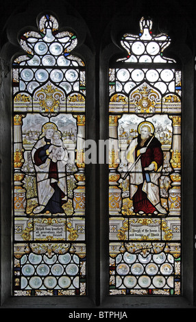 Buntglasfenster von C E Kempe und Co. Mit Madonna und Kind, St. Joseph, Kirche St. Peter & St. Paul, Longbridge Deverill, Wiltshire Stockfoto