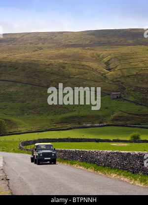 England, North Yorkshire, Langstrothdale, Oughtershaw, Auto unterwegs Stockfoto