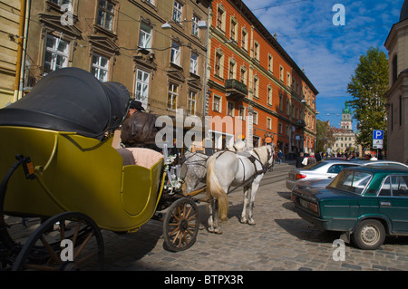 Pferdekutsche für Touristen am Vul Kovshuna Straße Lviv westlichen Ukraine Mitteleuropa Stockfoto