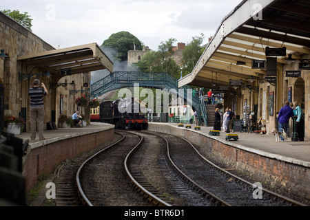 53809 Dampfzug an Pickering Zug Station North Yorkshire Moors England UK Stockfoto