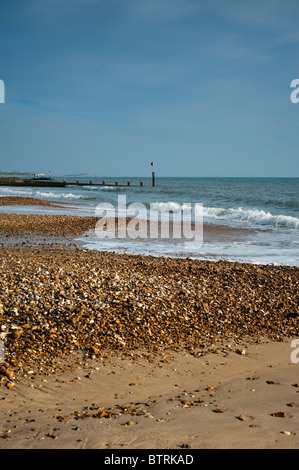 Flut am Strand von Bournemouth, Dorset, Großbritannien Stockfoto