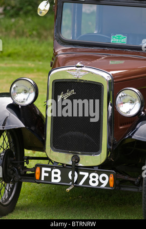 Oldtimer auf dem Display an einen Sommer fair statt in Cornwall, England Stockfoto