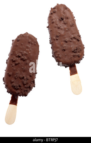 Zwei Schoko dunkle Biskuit Eis am Stiehl mit auf sticks Stockfoto