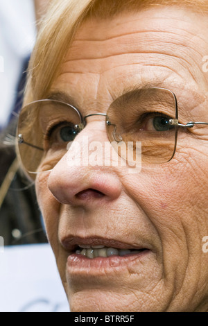 Sitzen Sie Emma Bonino, In Partito Radicale, Milan 08.11.2010 Stockfoto