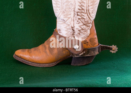 Ein gut getragen paar Cowboy-Stiefel mit Sporen. Stockfoto