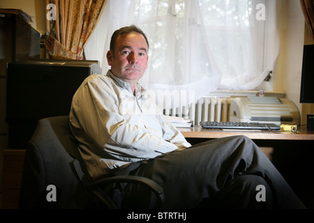 Labour MP Jon Crudass, in seinem Büro in Westminster, London UK. Stockfoto